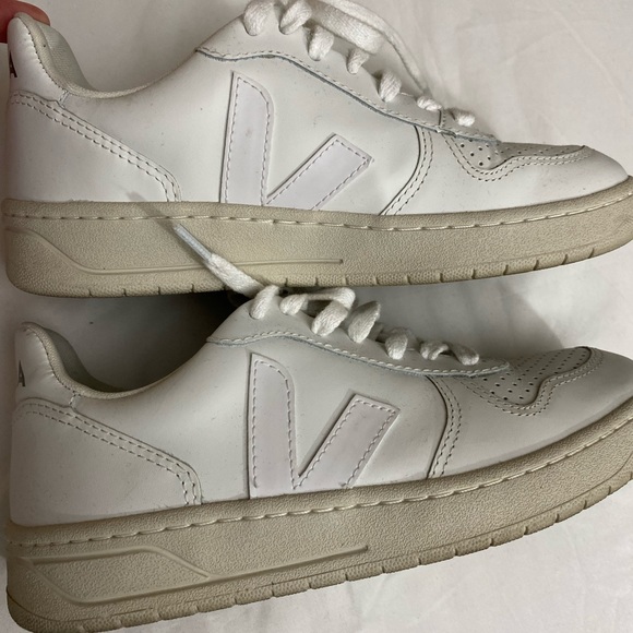 Veja - Picture 2 of 5